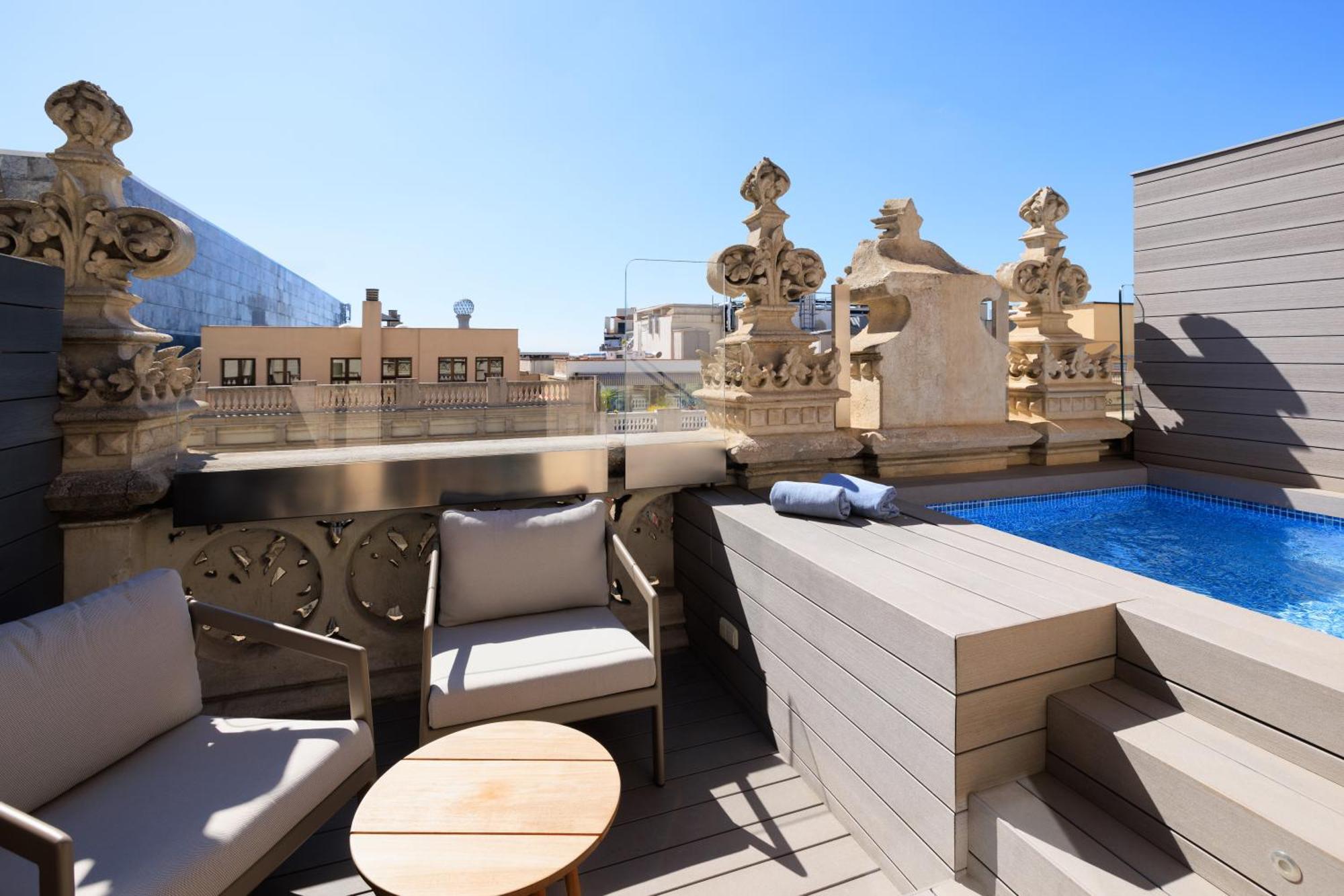 Deluxe Double Room with Private Pool and Spa Access